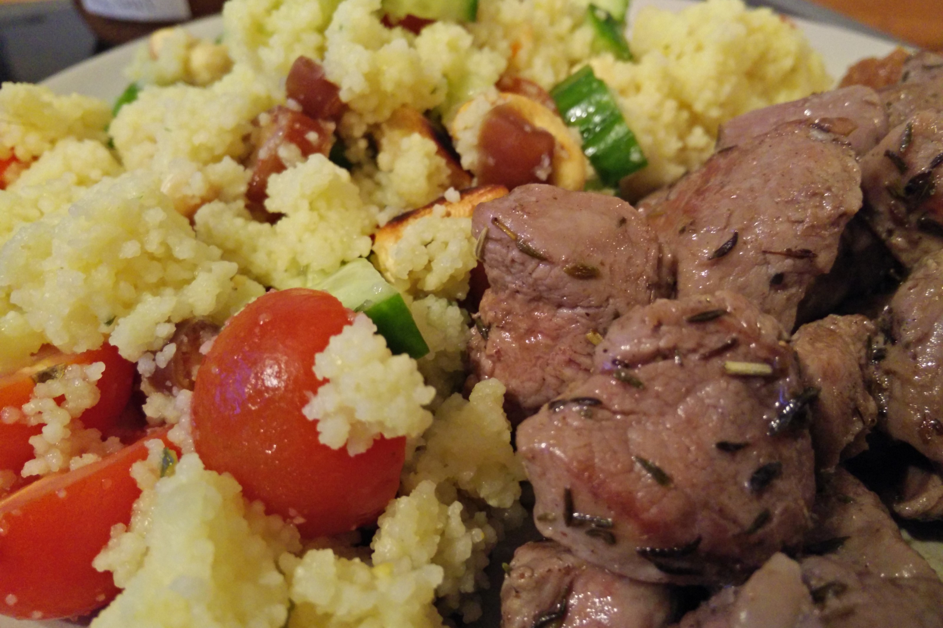 Couscous Salat mit in Arganöl marinierten Lamm